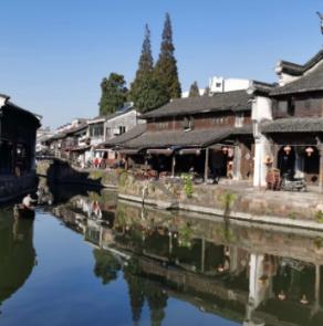 年货节火热进行中:黄金饰品消费热潮持续,多家电商迎来开门红
